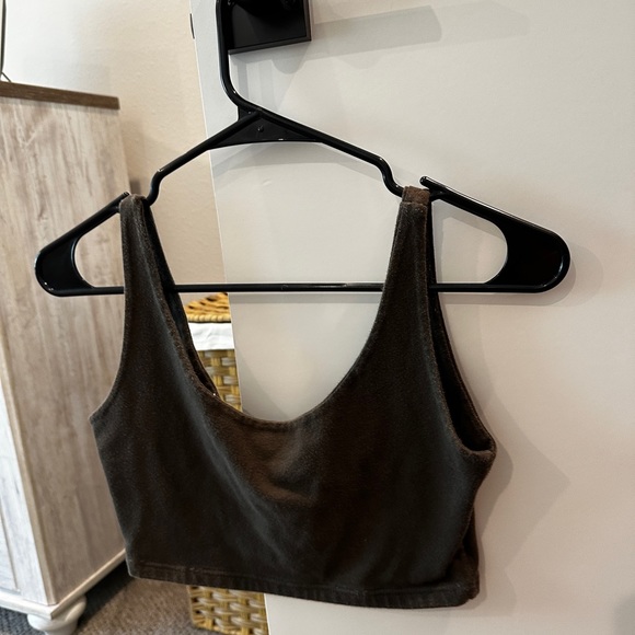 Crop Tops - Picture 2 of 4